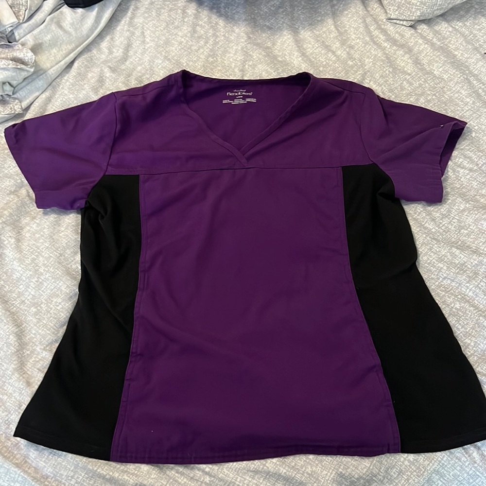 Cherokee Revolution Flexible scrub top